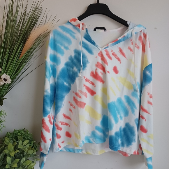 SHEIN Tie Dye Hoodie & Track Short Set - Picture 12 of 14